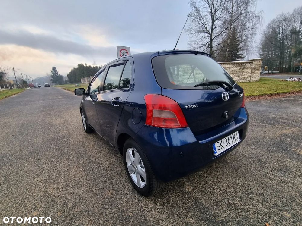 Toyota Yaris 1.3 Sol - 11