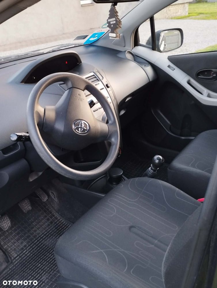 Toyota Yaris - 7