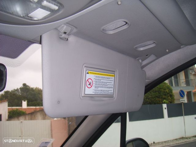 Citroën Berlingo 1.6 HDI FAP Multispace Exclusive - 24