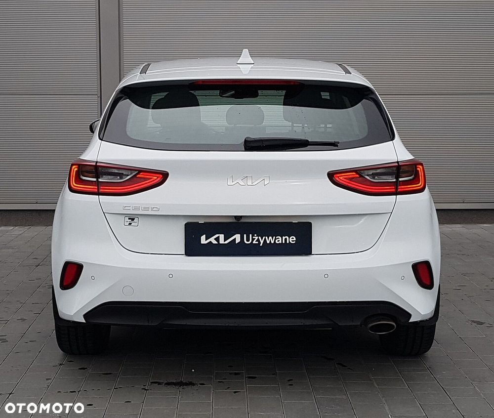 Kia Ceed 1.5 T-GDI M - 11