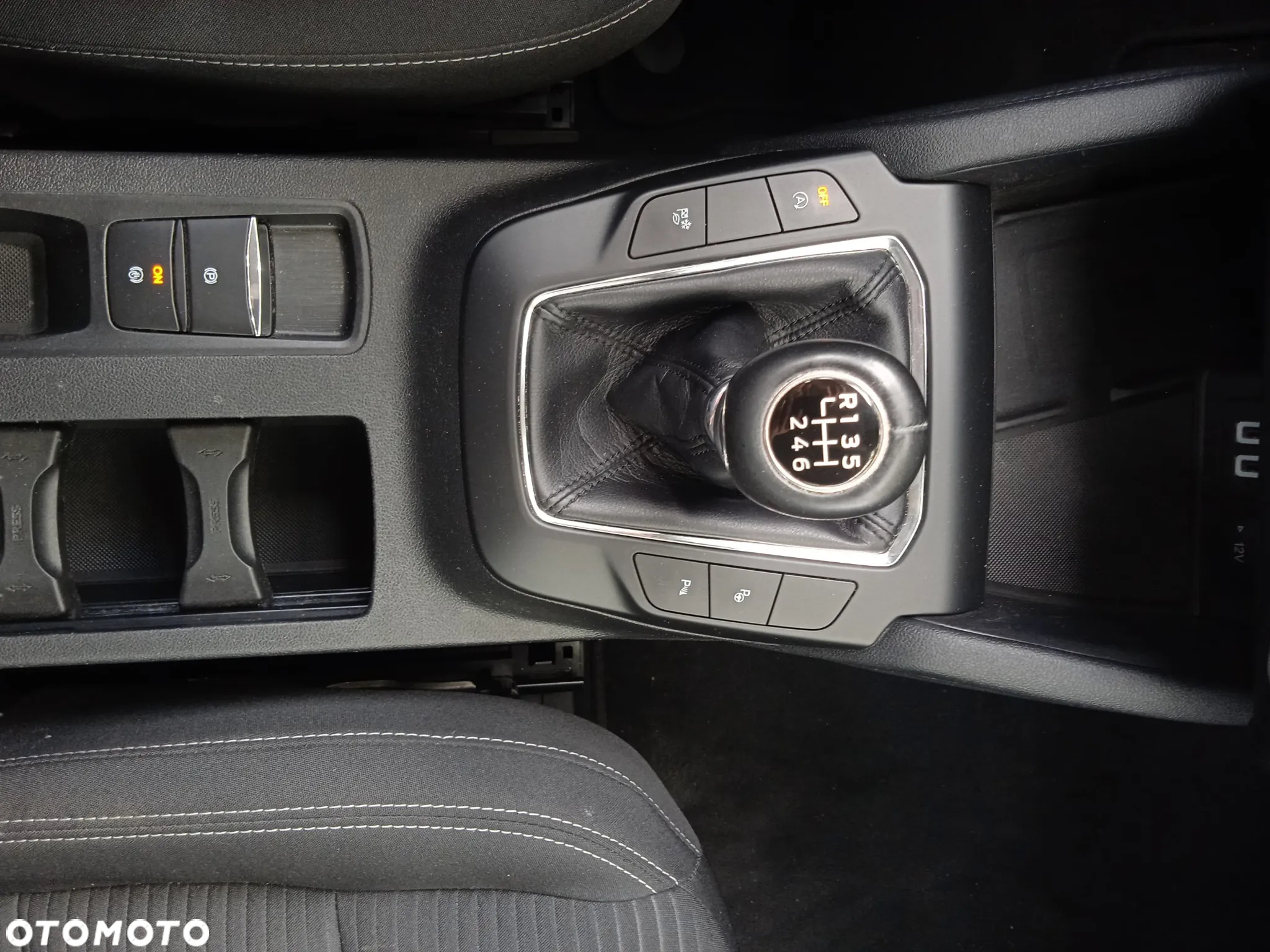 Ford Kuga 1.5 EcoBoost FWD Titanium - 27