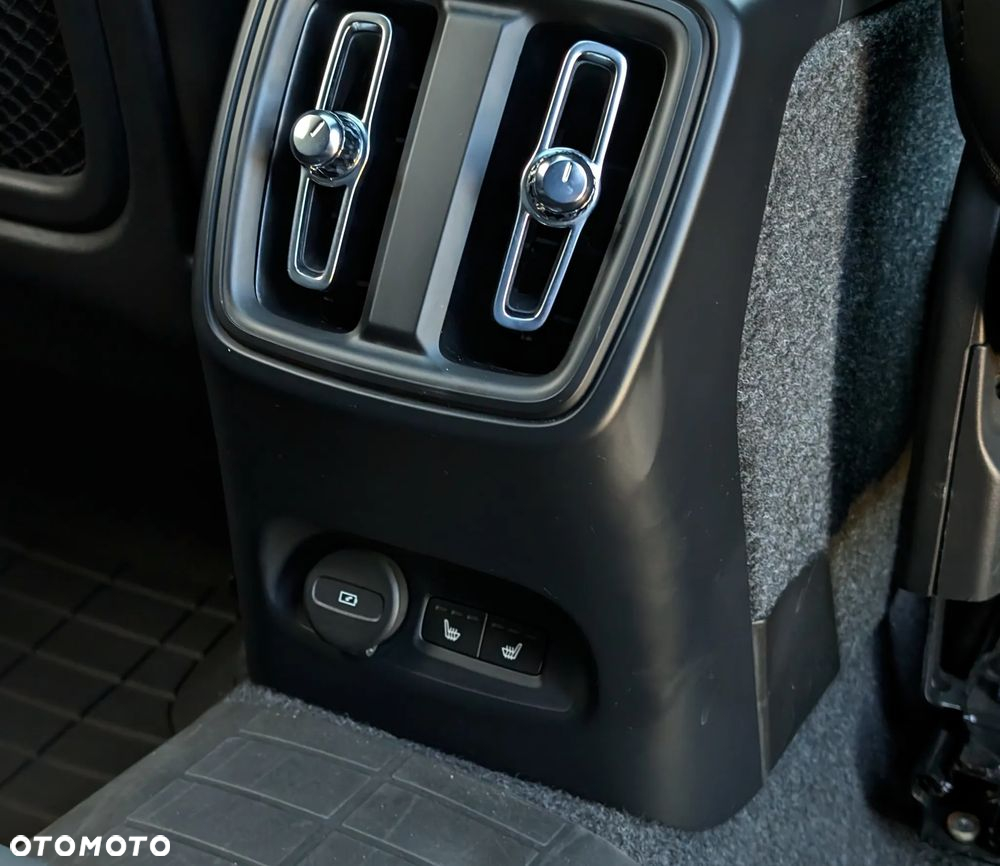 Volvo XC 40 82kWh P8 Recharge AWD Pro - 20