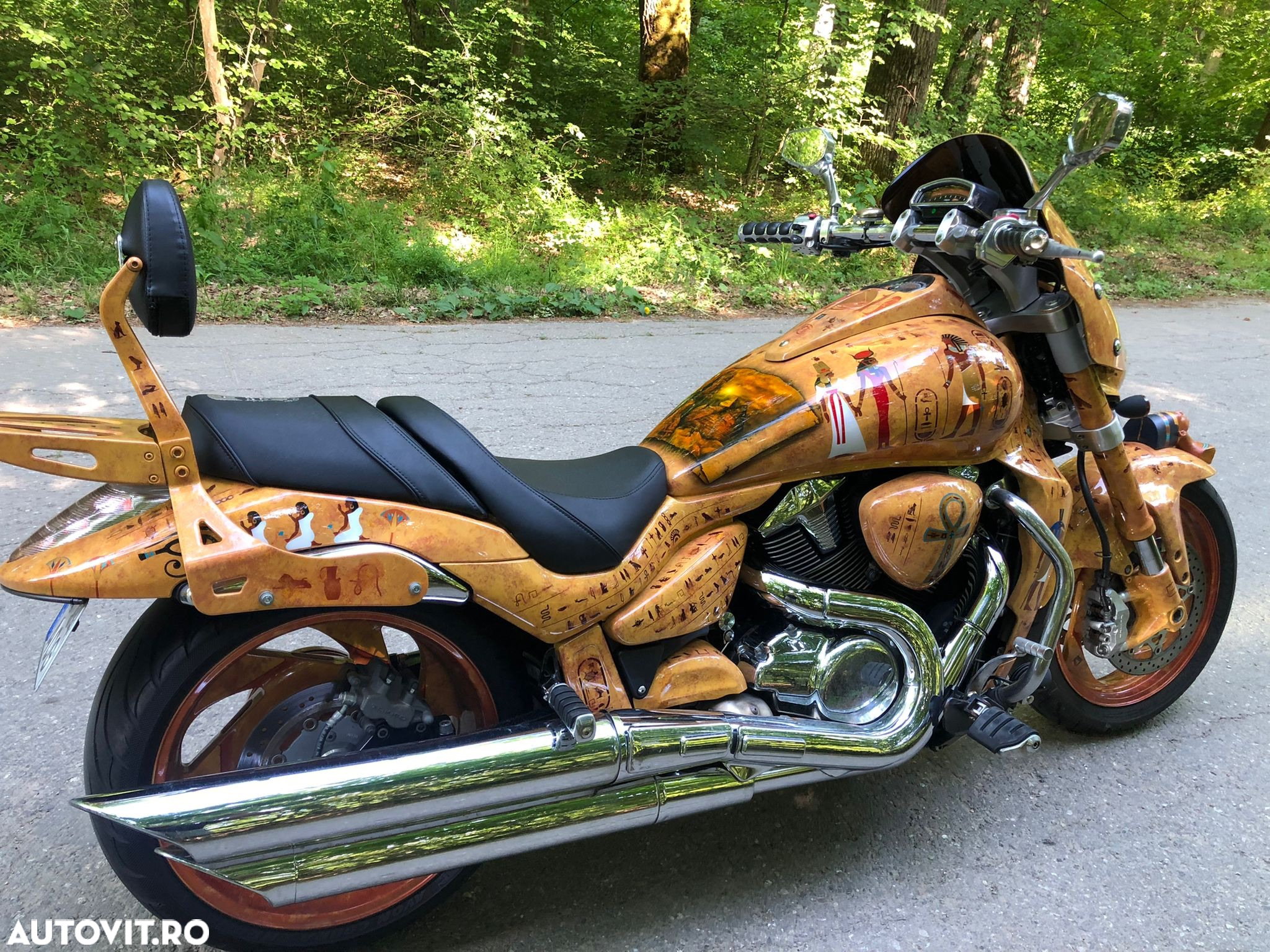 Suzuki Intruder C 1800 Limited Edition - 3