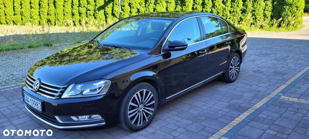 Volkswagen Passat - 1