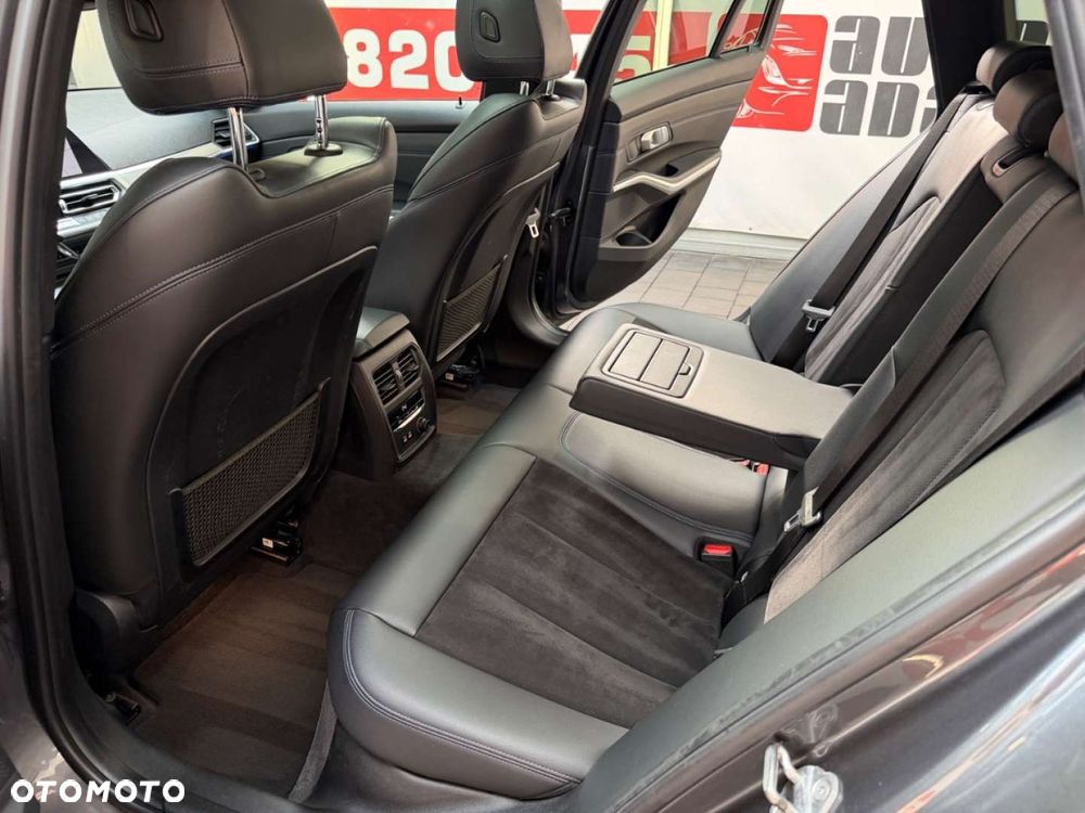 BMW Seria 3 - 35