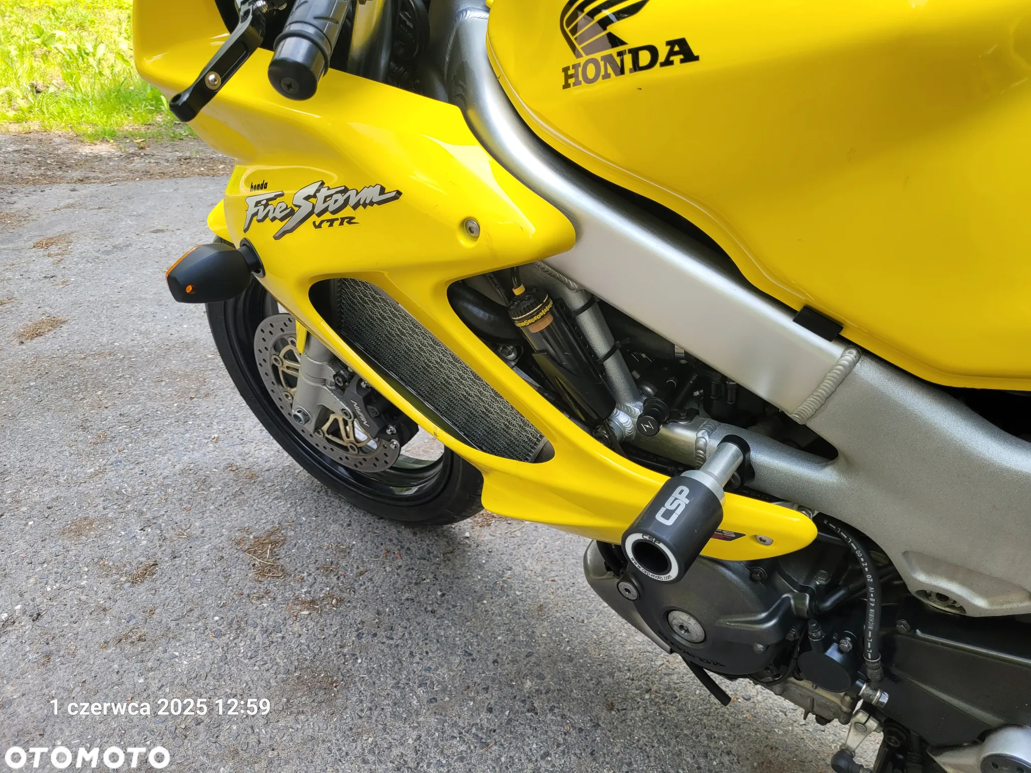 Honda VTR - 11