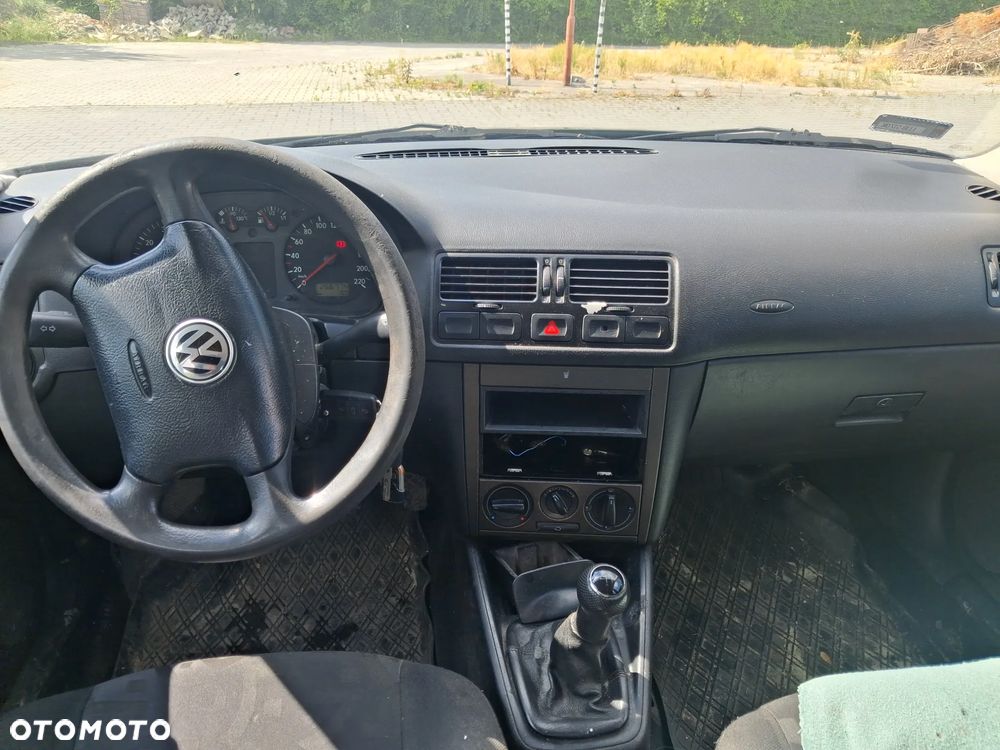 Volkswagen Bora Golf IV 4silnik 1.4 16v 55 Kw 75 KM skrzynia biegów DUU DLP DUW DUS drzwi maska zderzak klapa LC6M lampa grill atrapa lusterko panel sterownik moduł przewód wąż wiązka lewarek maglownica cewka kolektor tłumik wydech alternator rozrusznik fotel kierownica sterownik stacyjka belka sanki mcperson zwrotnica zacisk hamulcowy serwo pompa abs paliwa schowek szyba zamek czujnik sonda sprężarka klimatyzacji zbiorniczek podszybie wahacz zwrotnica NA CZĘŚCI - 12