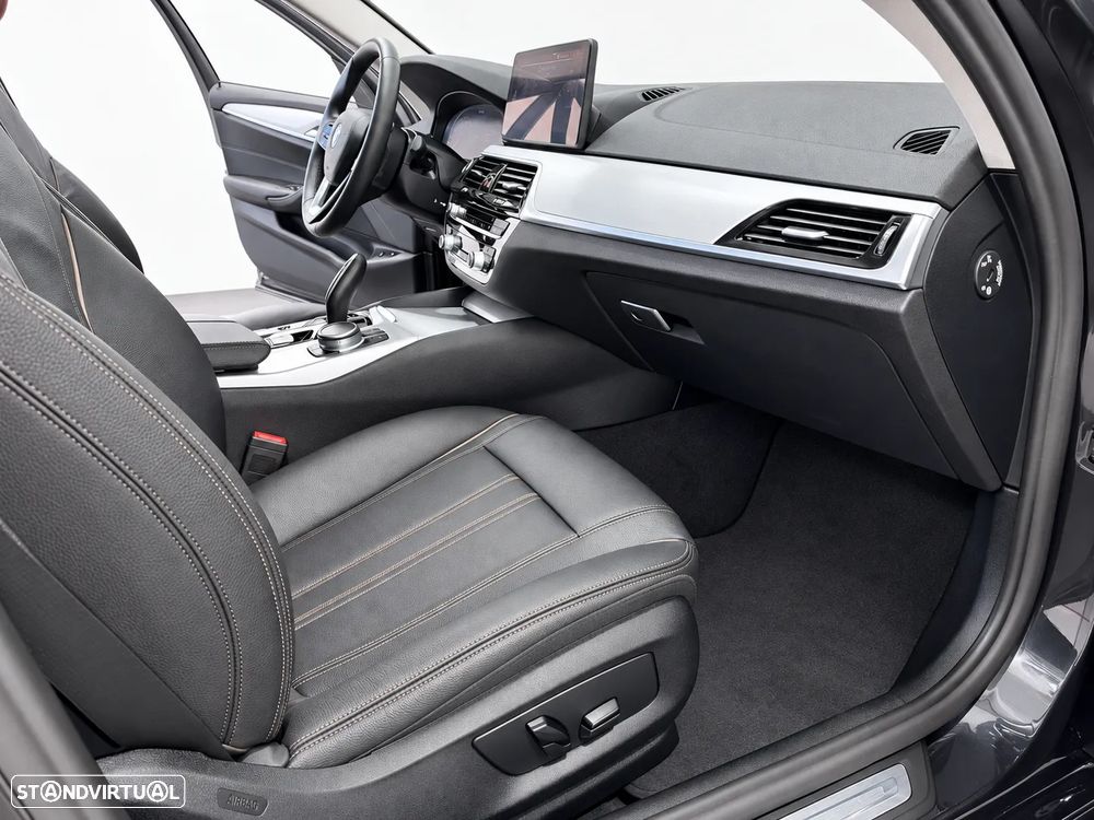 BMW 520 e Line Luxury - 44