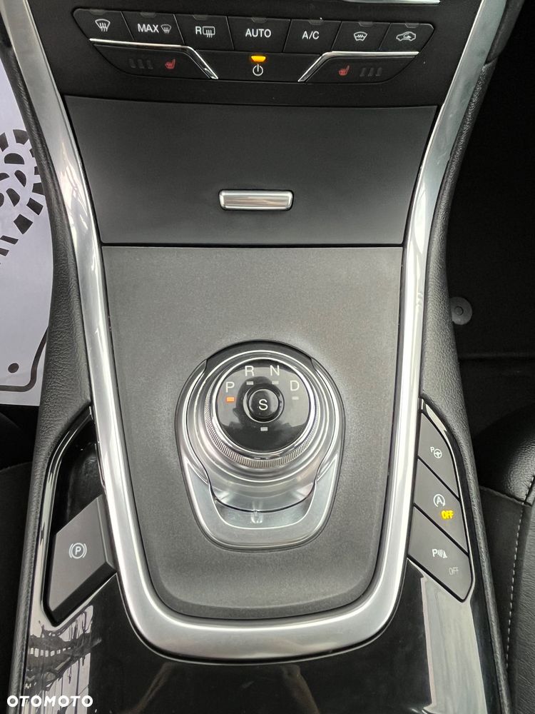 Ford Galaxy 2.0 EcoBlue S&S TITANIUM - 38