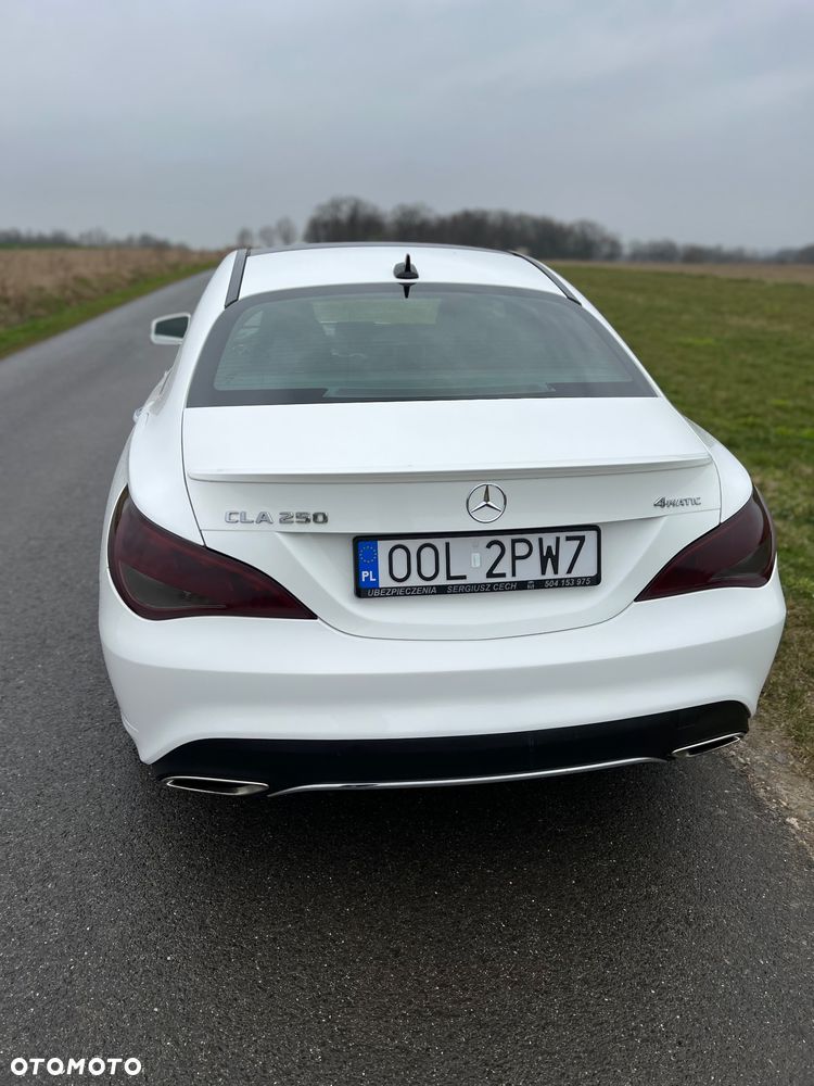 Mercedes-Benz CLA 250 4Matic 7G-DCT - 13