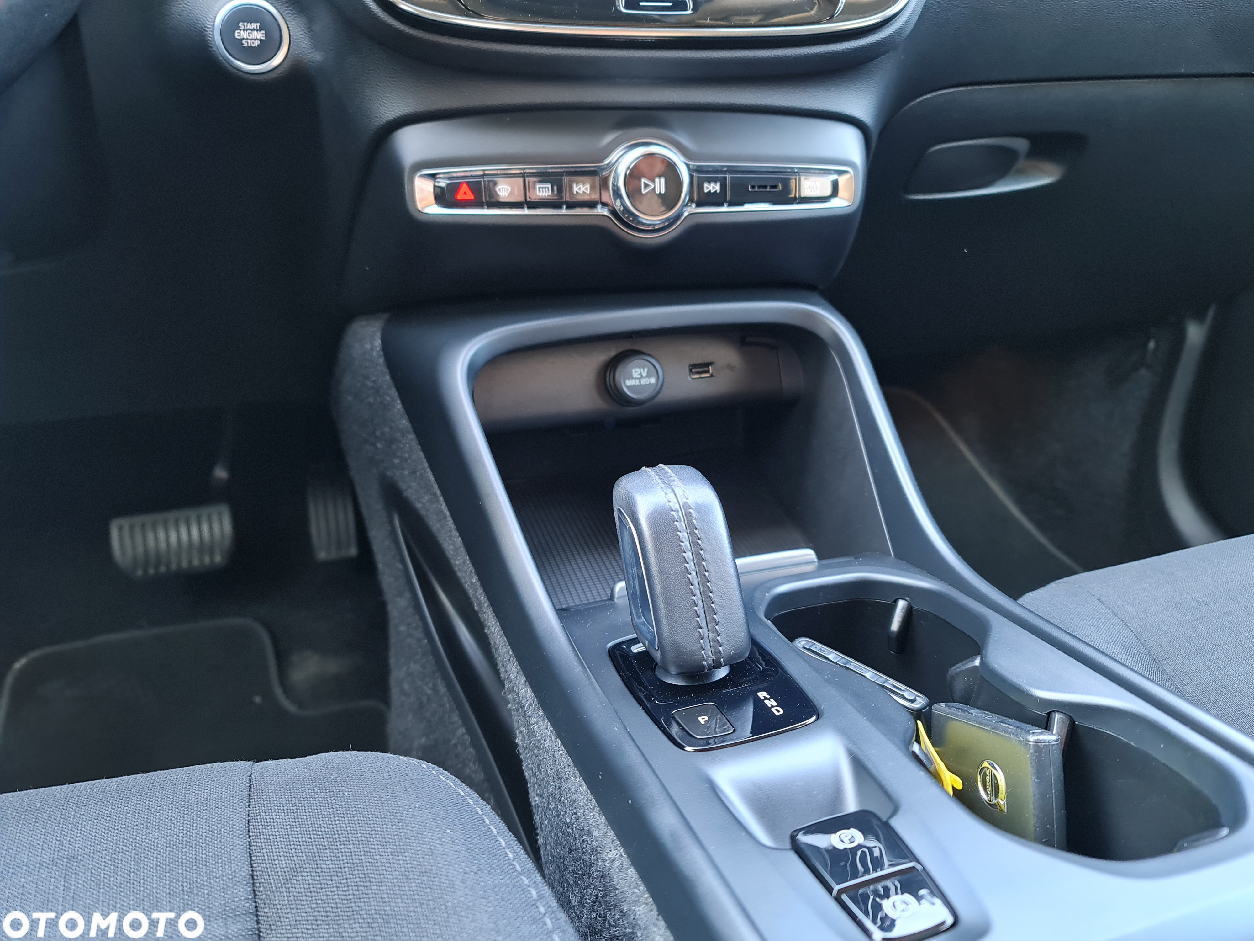 Volvo XC 40 D3 AWD Geartronic Momentum Pro - 12