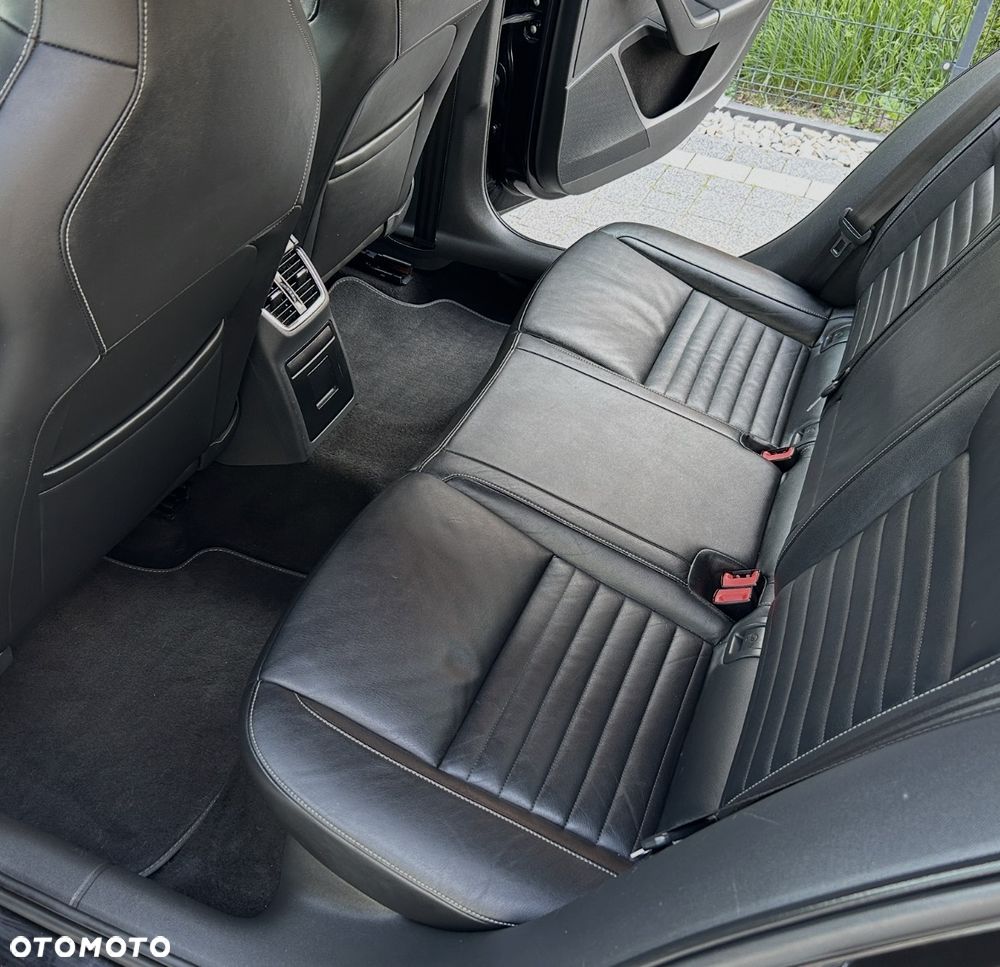 Skoda Octavia 2.0 TDI DSG RS - 12