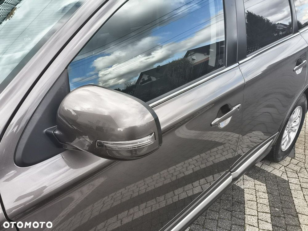 Mitsubishi Outlander - 24