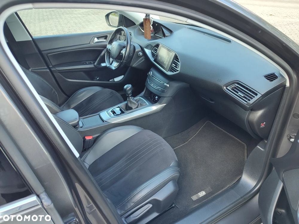 Peugeot 308 2.0 Blue HDi Allure S&S - 17