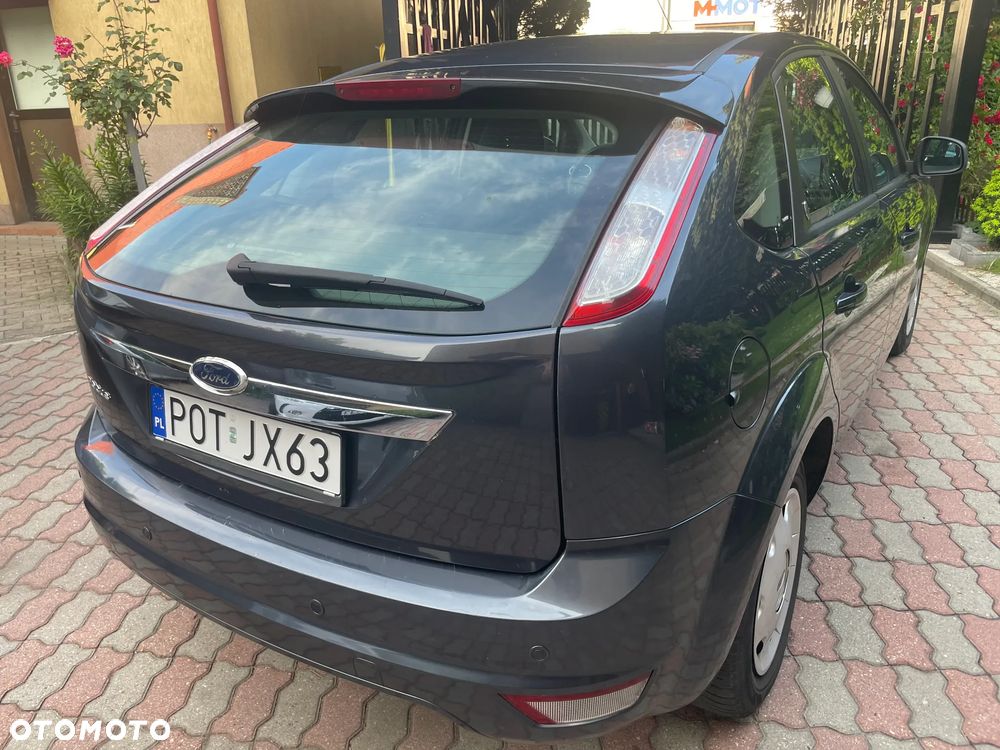 Ford Focus Ghia - 5
