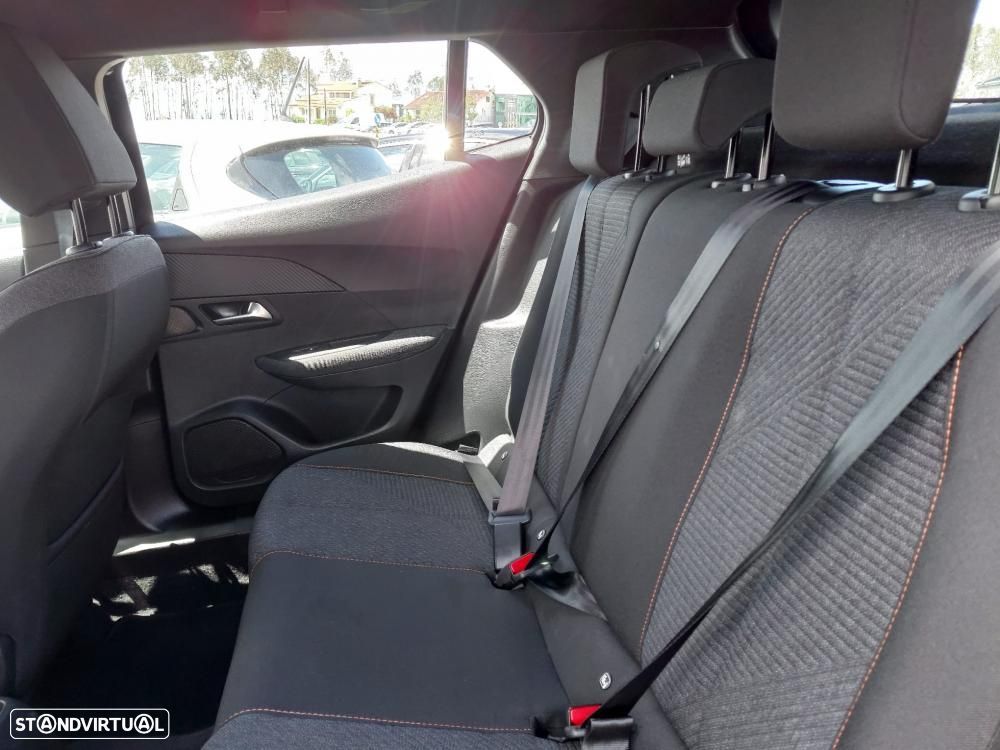 Peugeot 2008 1.2 PureTech Style - 8