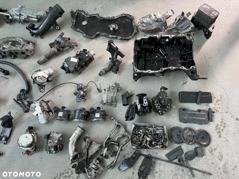 Części Silnik Vivaro Trafic 1,6 Biturbo Głowica Pompa Oleju Misa Chłodniczka EGR Rurki Dekle Łapy - 1