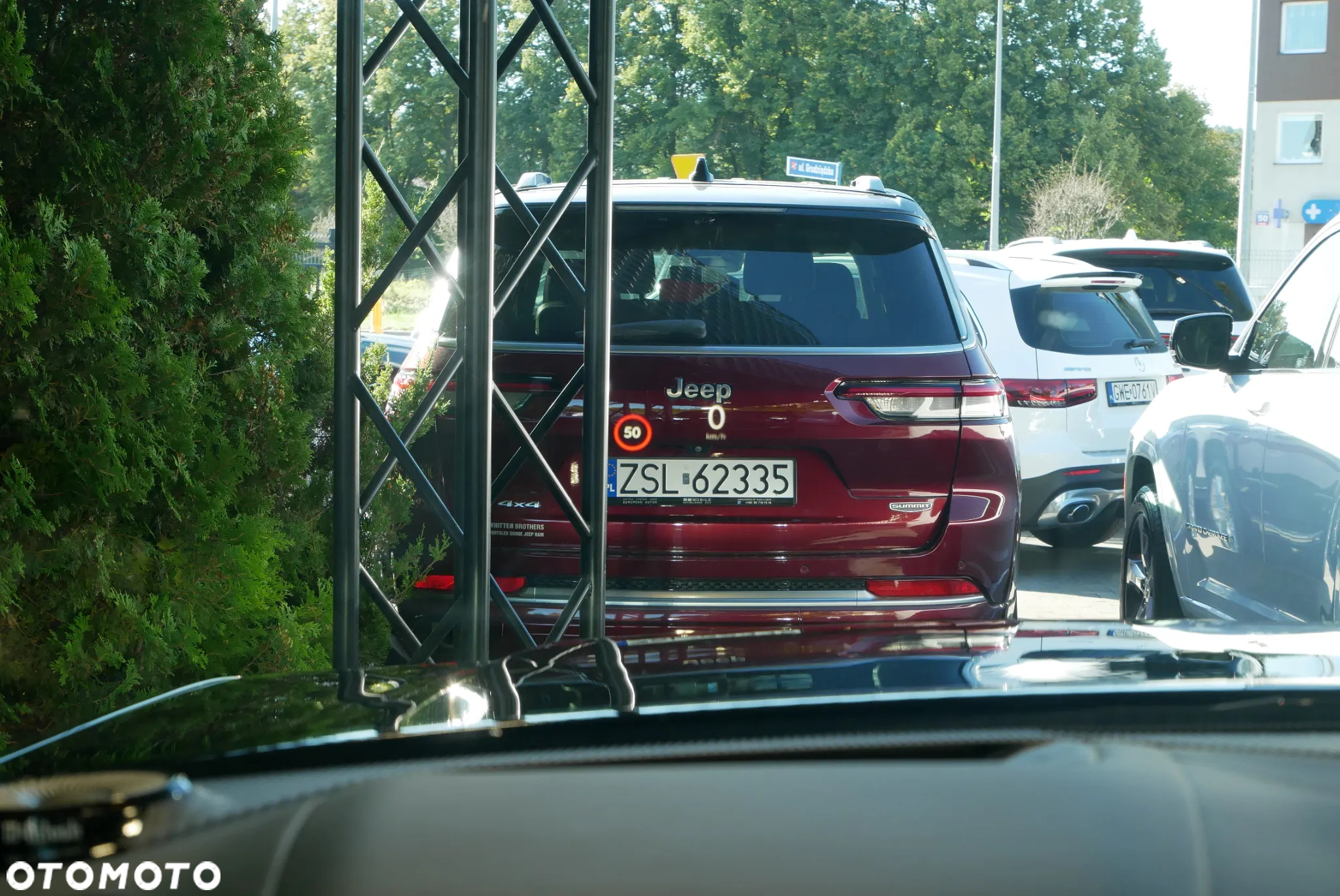 Jeep Grand Cherokee - 27