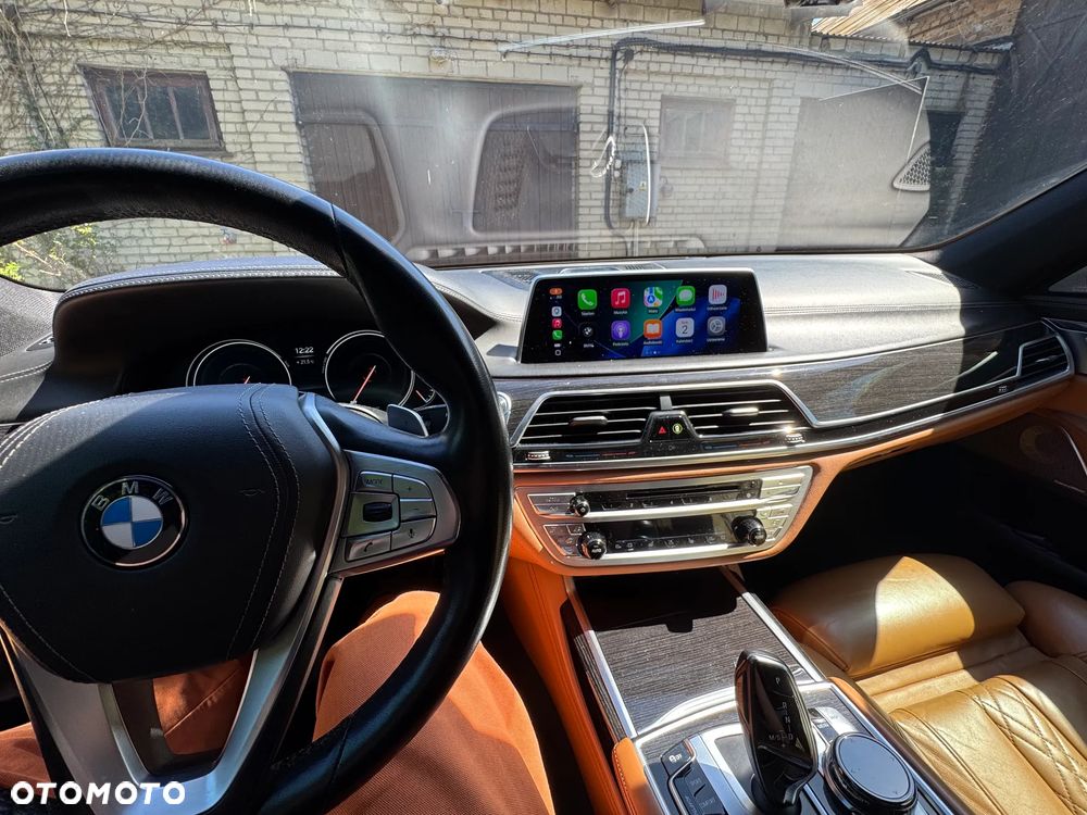 BMW Seria 7 750i xDrive - 5