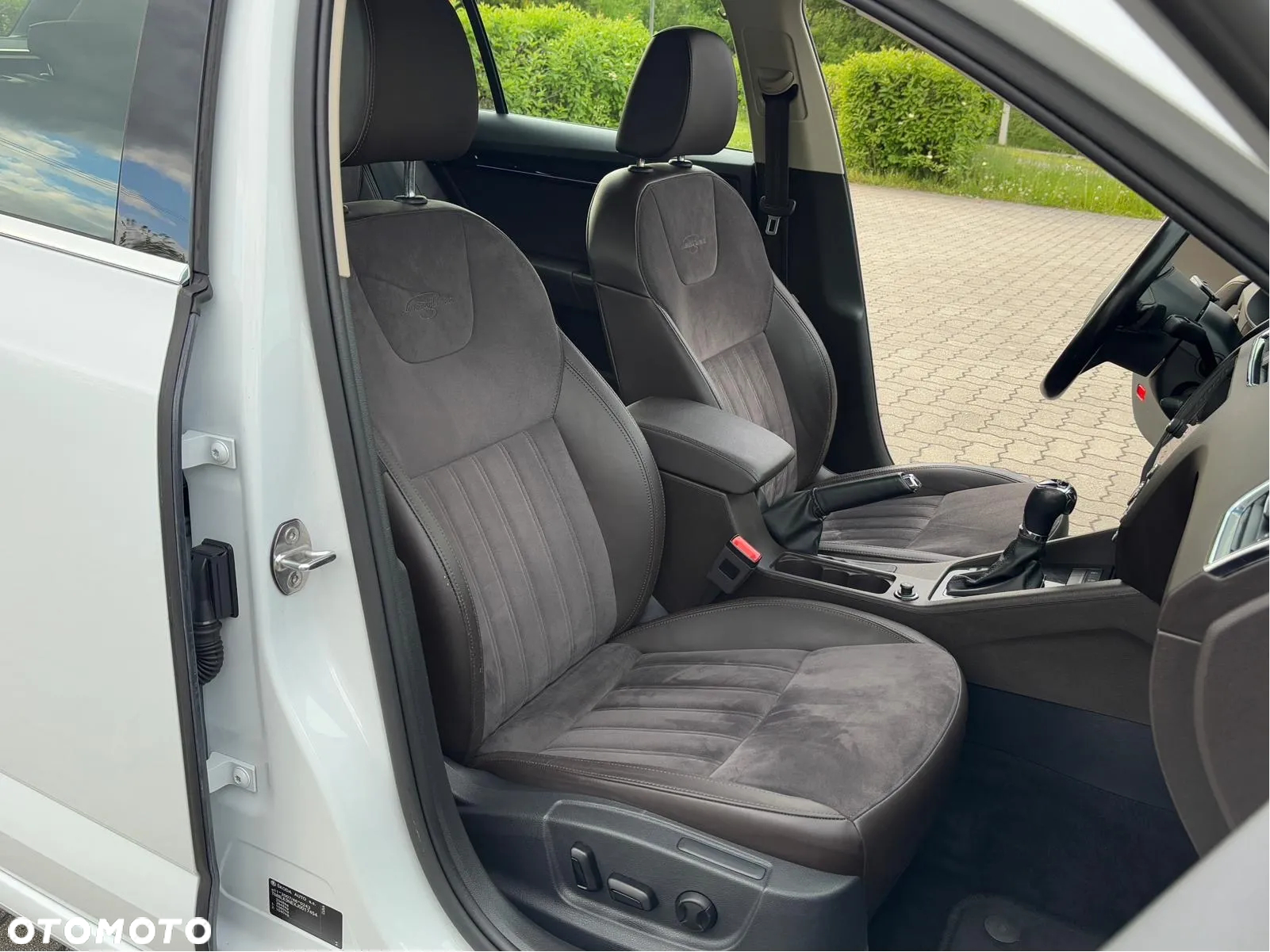 Skoda Octavia 2.0 TDI 4x4 L&K DSG - 20