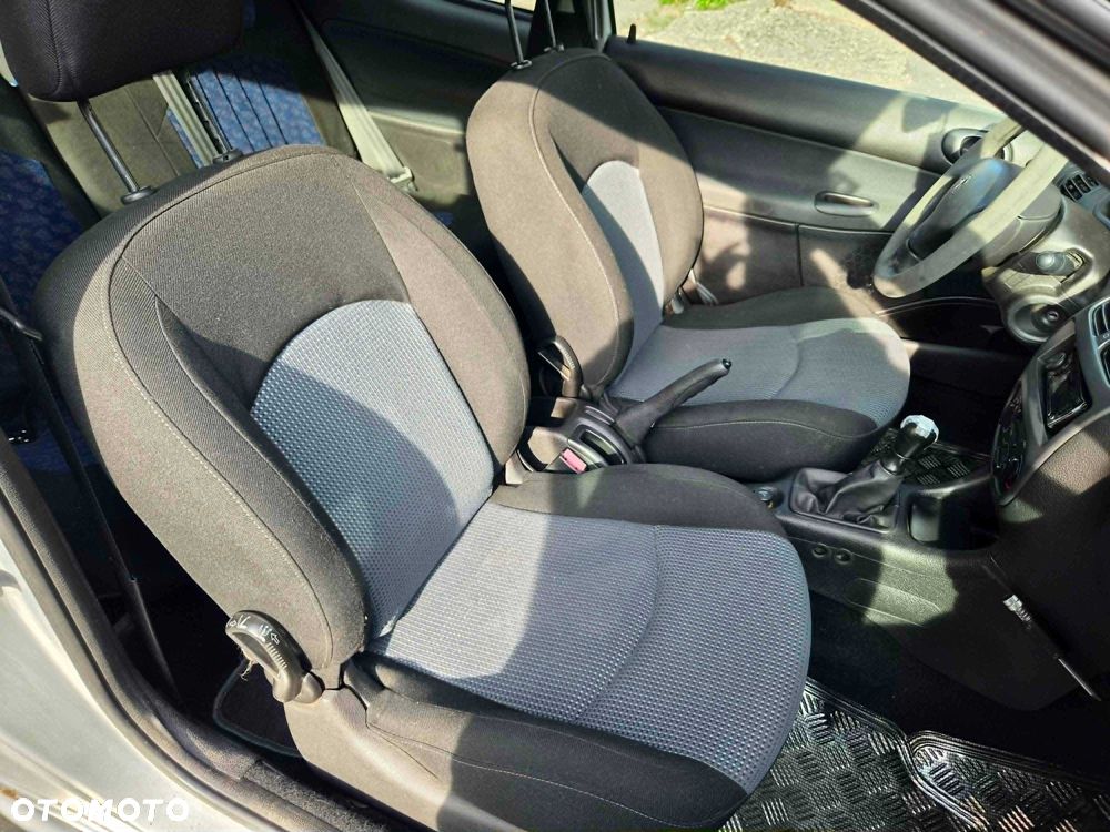 Peugeot 206 - 4