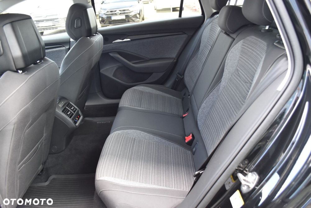 Skoda Superb 2.0 TDI SCR Selection DSG - 33
