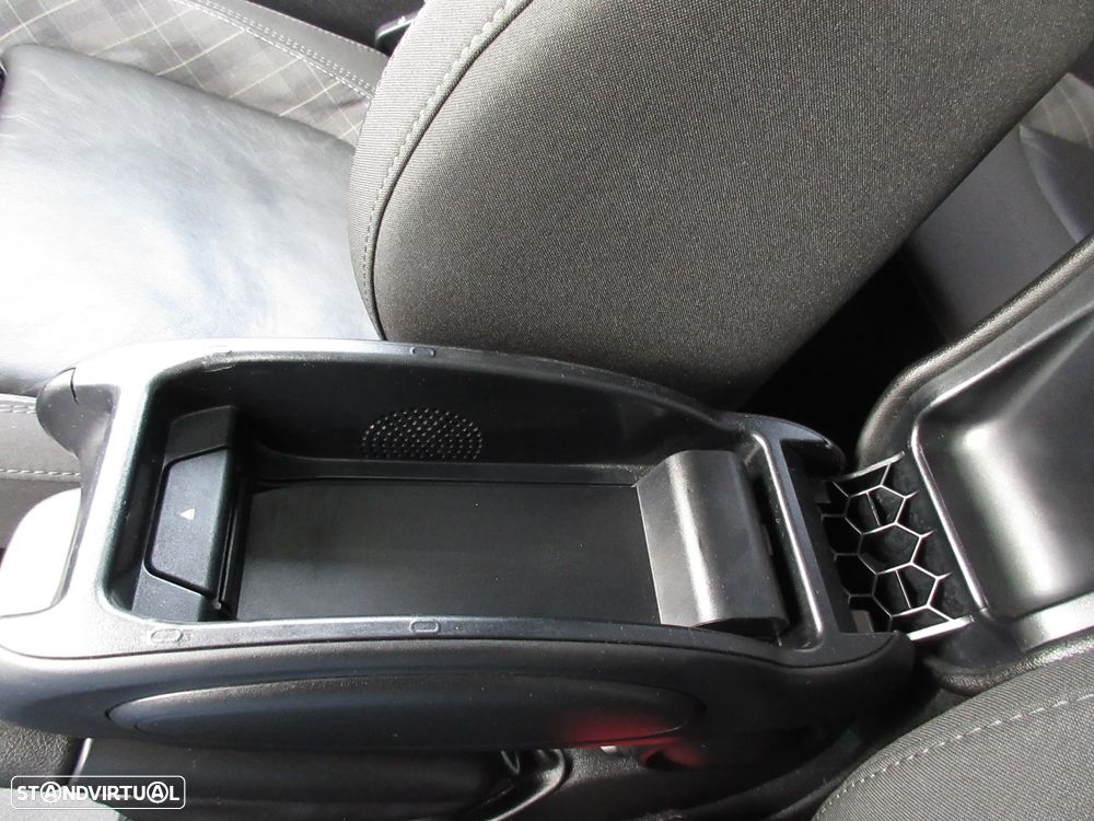 MINI 3 Portas Cooper D Auto - 51