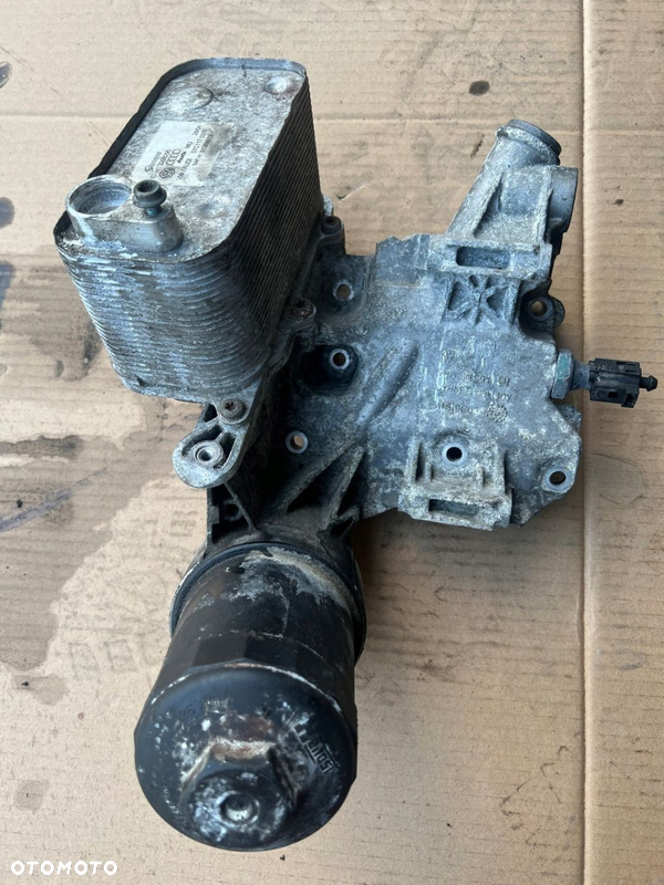 OBUDOWA FILTRA OLEJU PODSTAWA AUDI A8 D3 6.0 W12 BHT 07D115911J