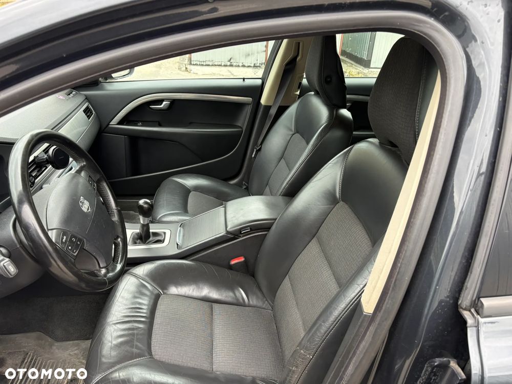 Volvo V70 2.0 - 8