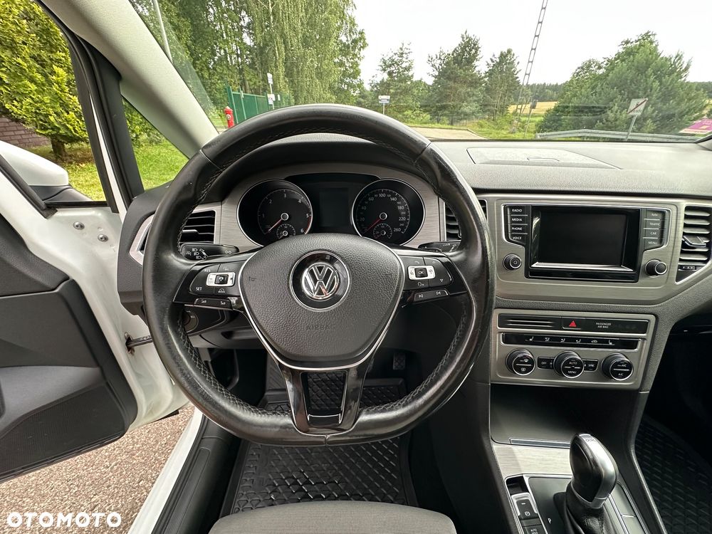 Volkswagen Golf - 24