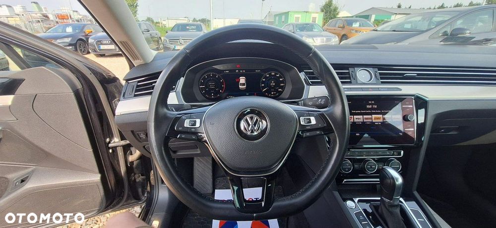 Volkswagen Passat - 14