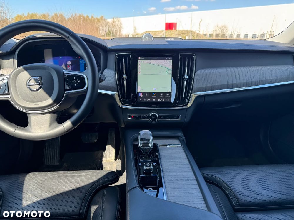 Volvo V90 Cross Country - 4