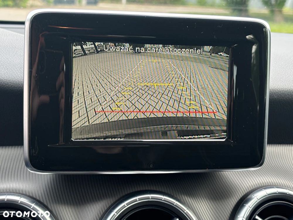 Mercedes-Benz CLA 180 StreetStyle - 29