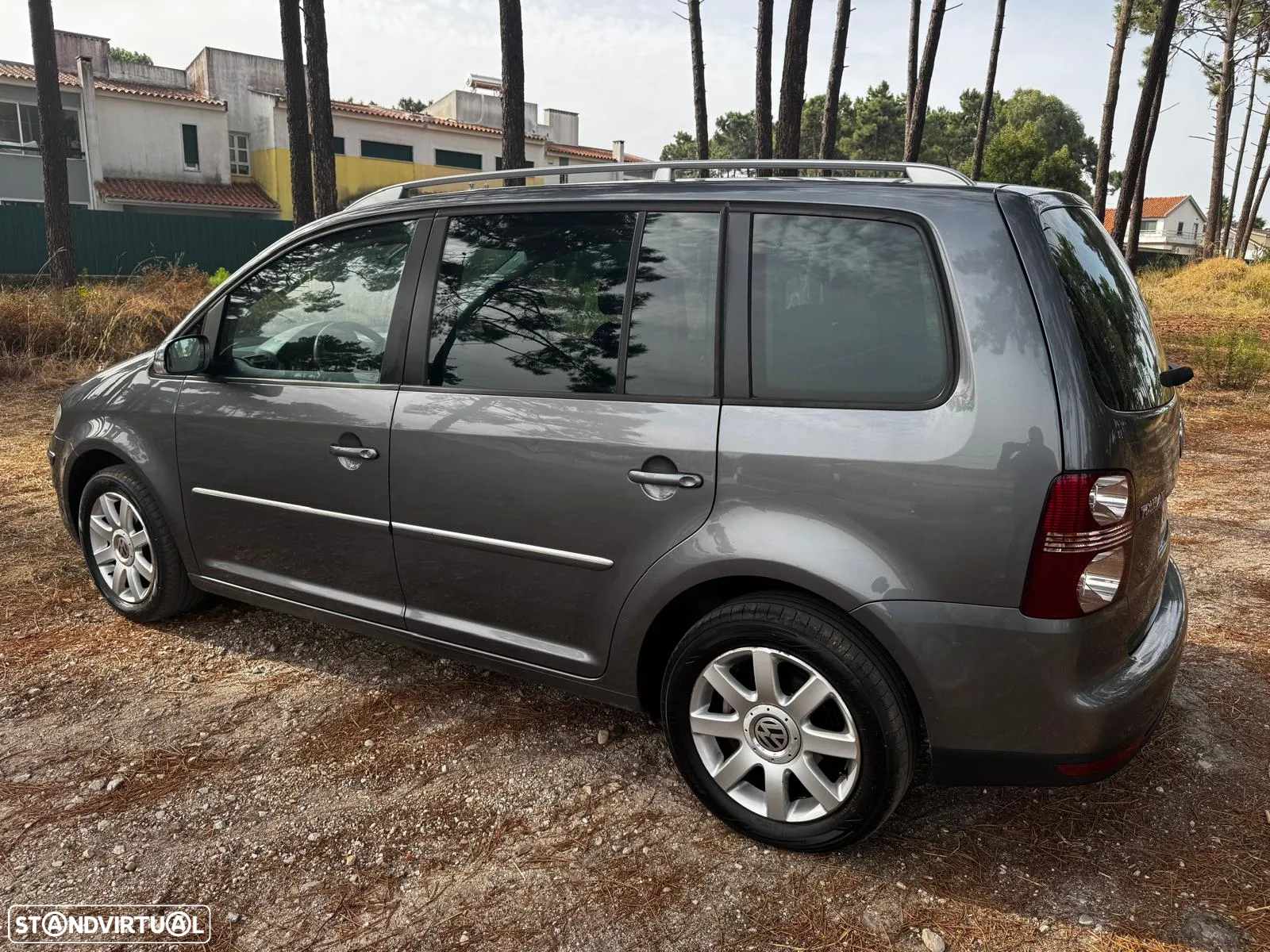 VW Touran 1.9 TDi Highline 7L DSG - 6