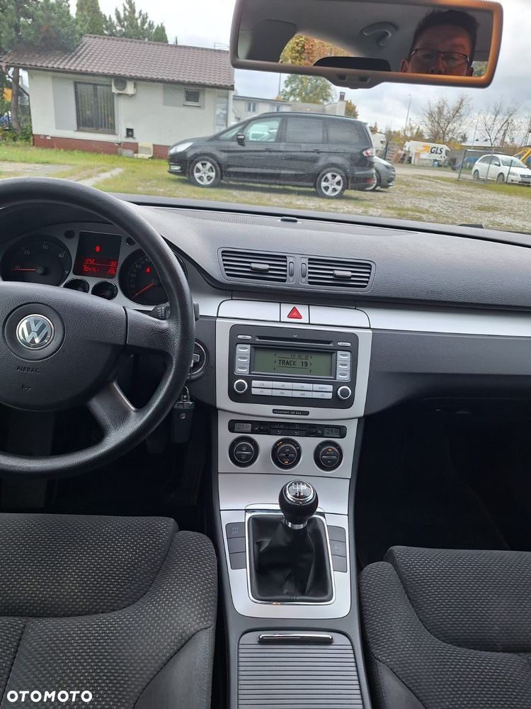 Volkswagen Passat 1.9 TDI Highline - 7