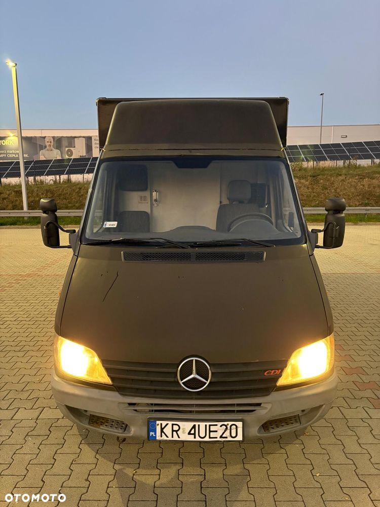 Mercedes-Benz Sprinter - 33
