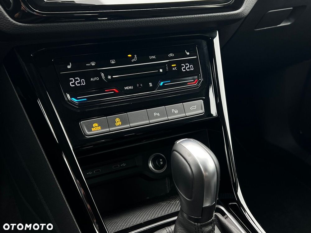 Volkswagen Touran - 25
