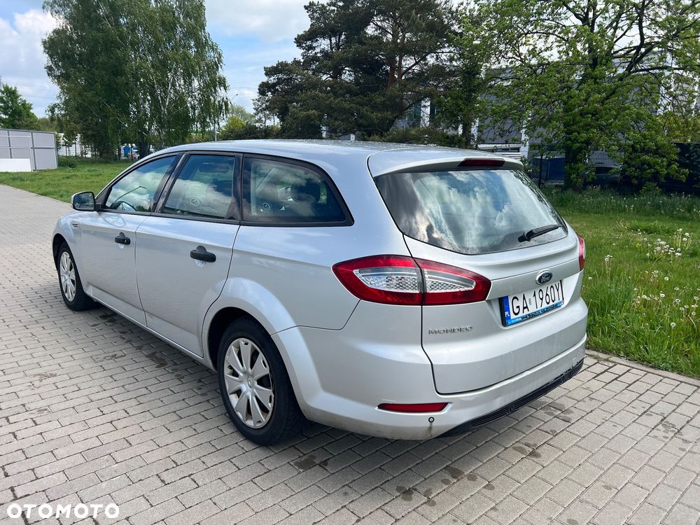 Ford Mondeo 2.0 TDCi Ambiente - 3