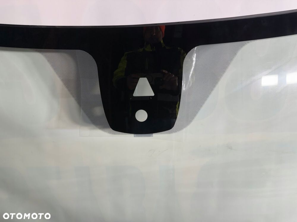 szyba przednia nowa chevrolet tahoe / gmc yukon sensor kamera hud po 2023- - 2