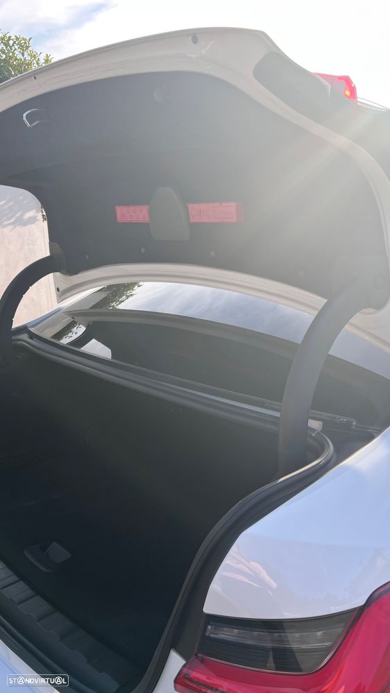 BMW 330 e Touring Pack Desportivo M Pro Auto - 17