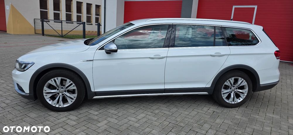 Volkswagen Passat 2.0 TDI SCR DSG 4Motion Business - 3