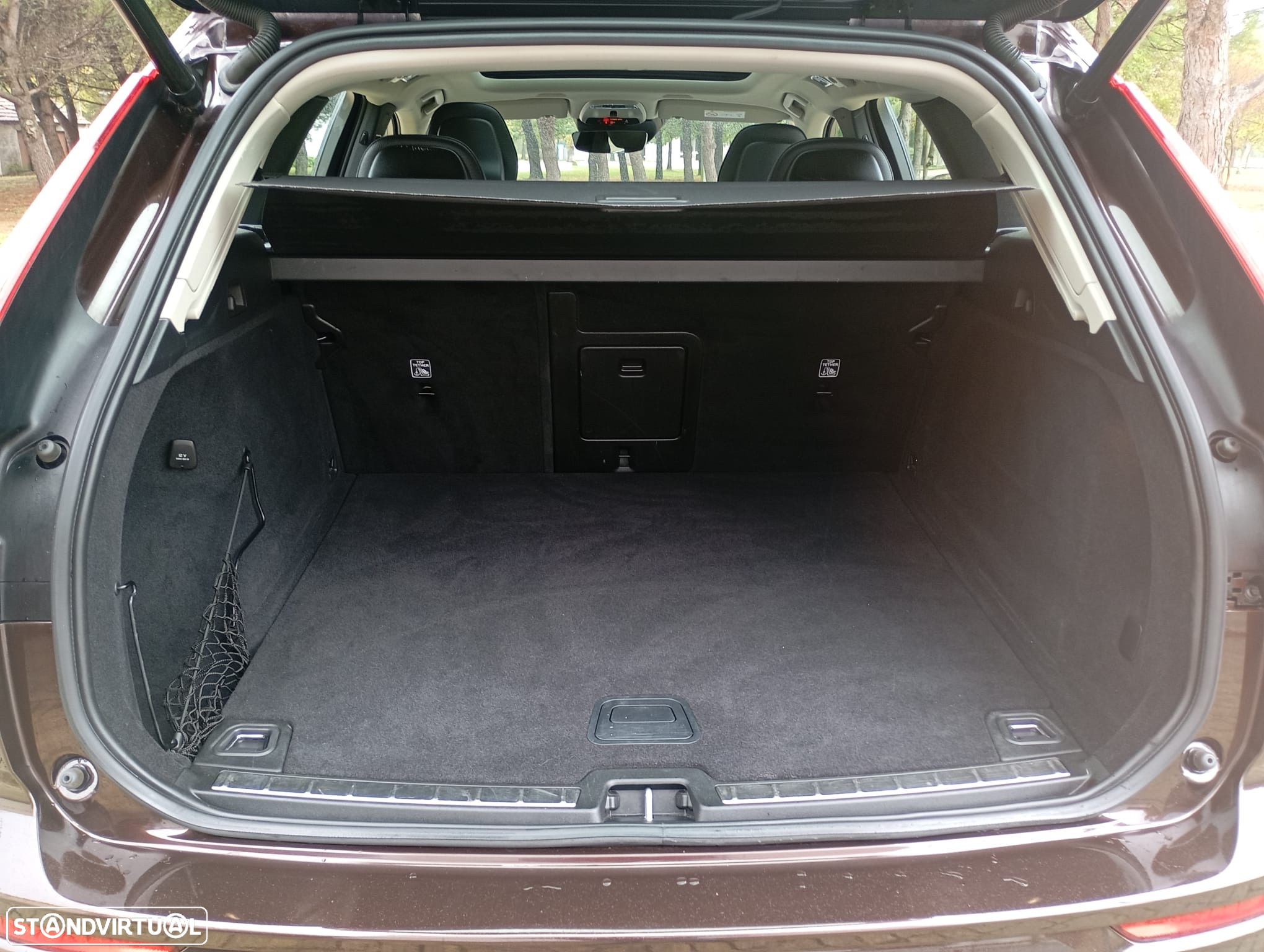 Volvo XC 60 2.0 D4 Momentum AWD Geartronic - 42