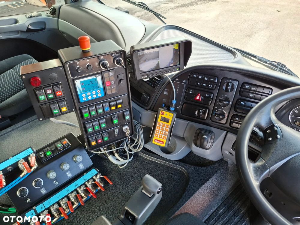 Mercedes-Benz Actros 1932 Zamiatarka FAUN Szczotki L/R Odchwaszczarka Szczotki Przednie 2014r PM10 Rura Do Liści Dodatkowy Zbiornik Wody Hydrostat Pneumatyka 3237 MTH - 7