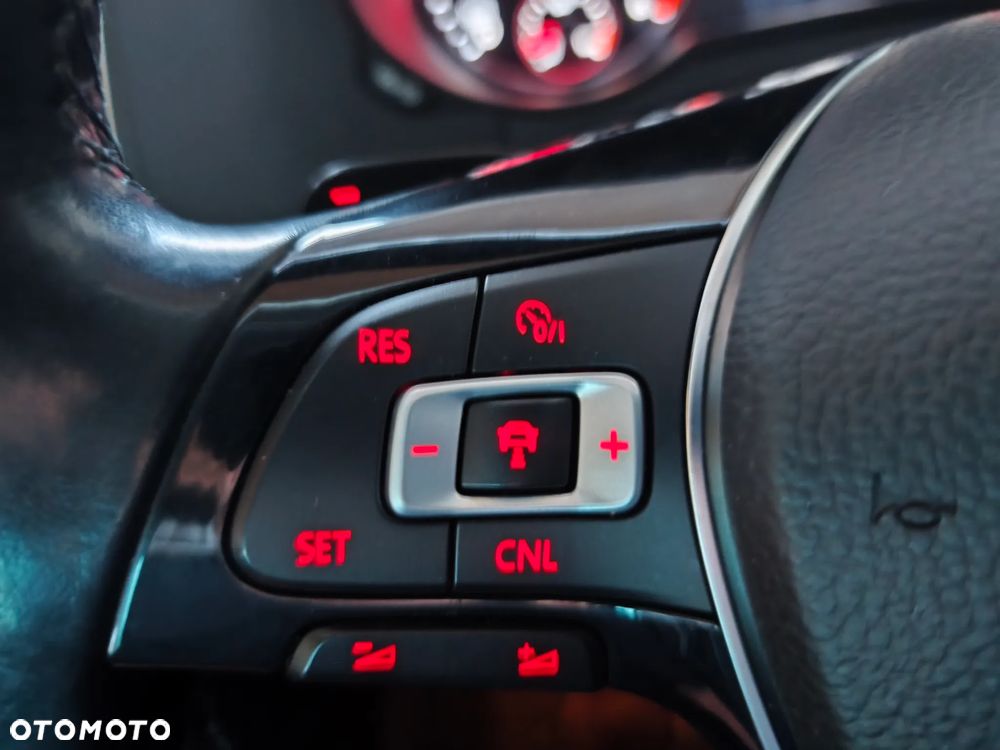 Volkswagen Sharan 2.0 TDI DSG 4MOTION (BlueMotion Technology) Comfortline - 22