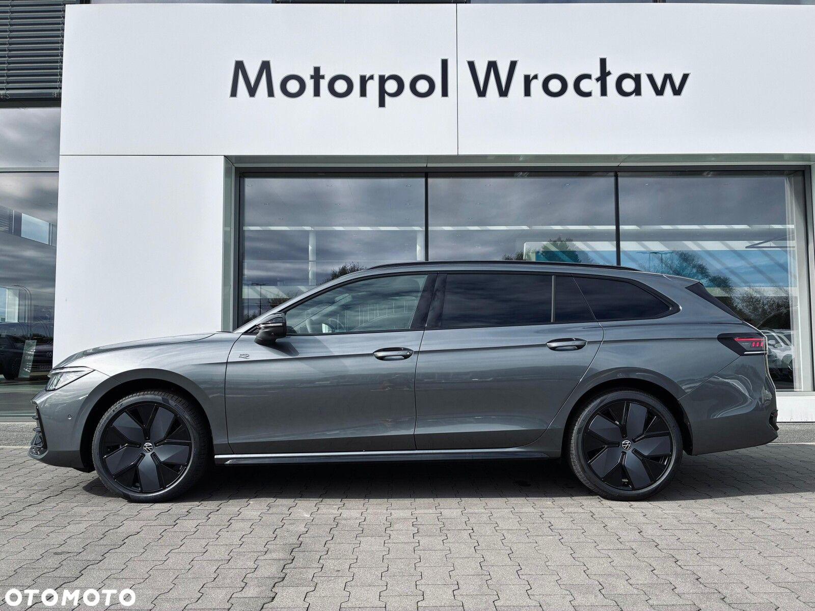 Volkswagen Passat - 2