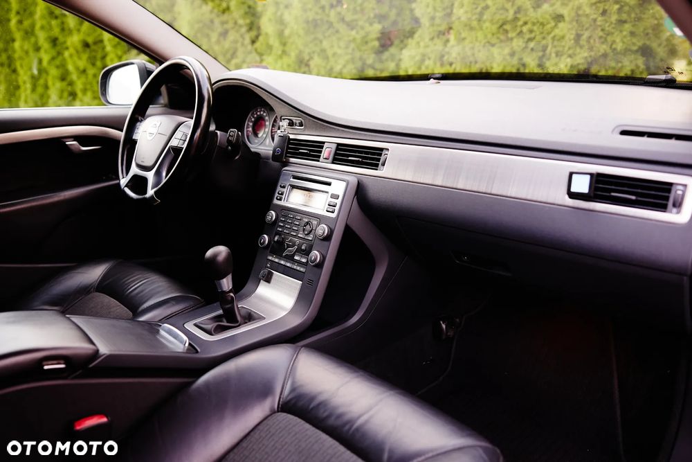 Volvo V70 2.5T Momentum - 28