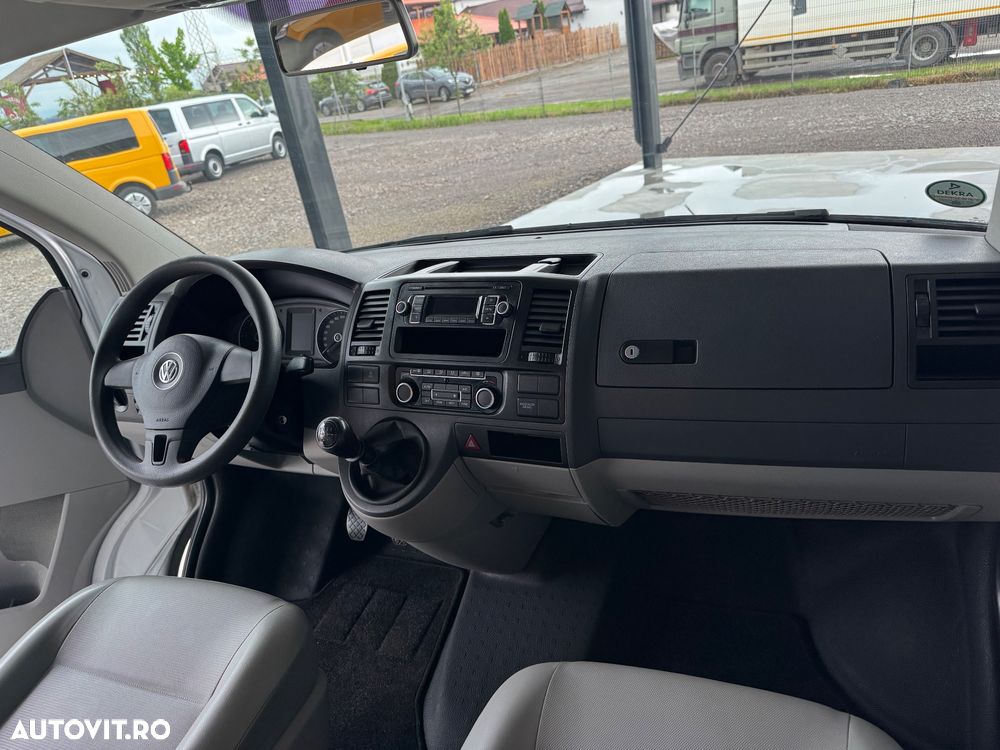 Volkswagen Caravelle - 21