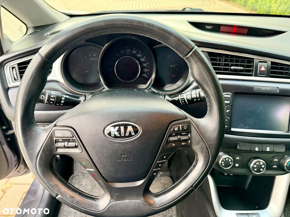 Kia Ceed - 35