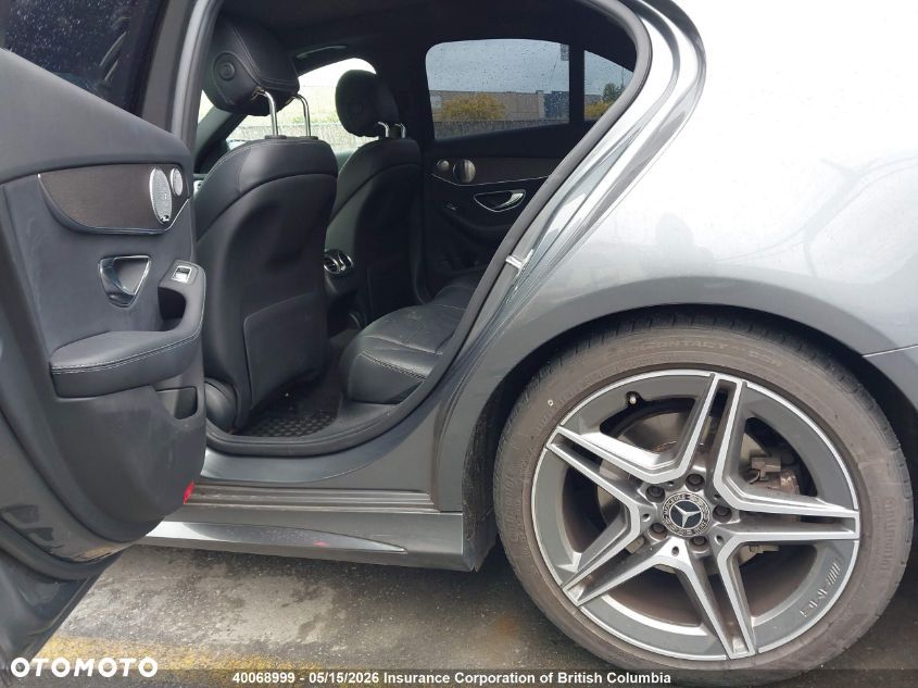 Mercedes-Benz Klasa C 300 4Matic 9G-TRONIC AMG Line - 17