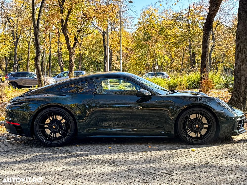 Porsche 911 Carrera 4 GTS PDK - 3